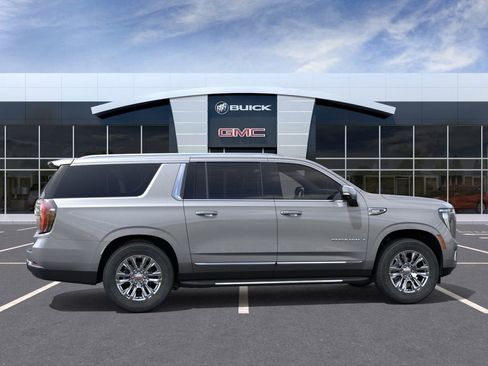 New 2026 GMC Yukon XL Denali w/ Advanced Technology Package image 5