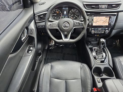 Used 2020 Nissan Rogue SL w/ Premium Package image 11