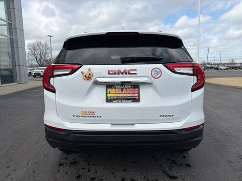 Used 2024 GMC Terrain SLE w/ Driver Convenience Package image 6