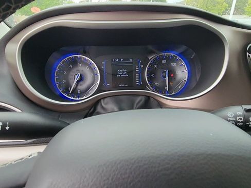 Used 2022 Chrysler Voyager LX FWD image 36