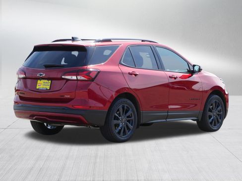 Used 2024 Chevrolet Equinox RS w/ RS Leather Package AWD/4WD image 7