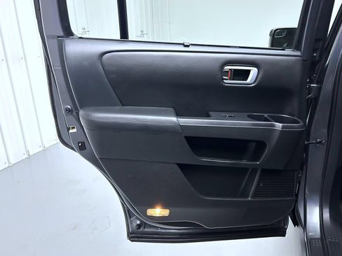 Used 2011 Honda Pilot Touring image 21