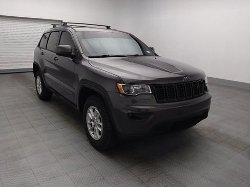 Used 2019 Jeep Grand Cherokee Laredo AWD/4WD image 13