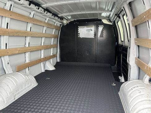 Used 2024 GMC Savana 2500 w/ Driver Convenience Package image 23