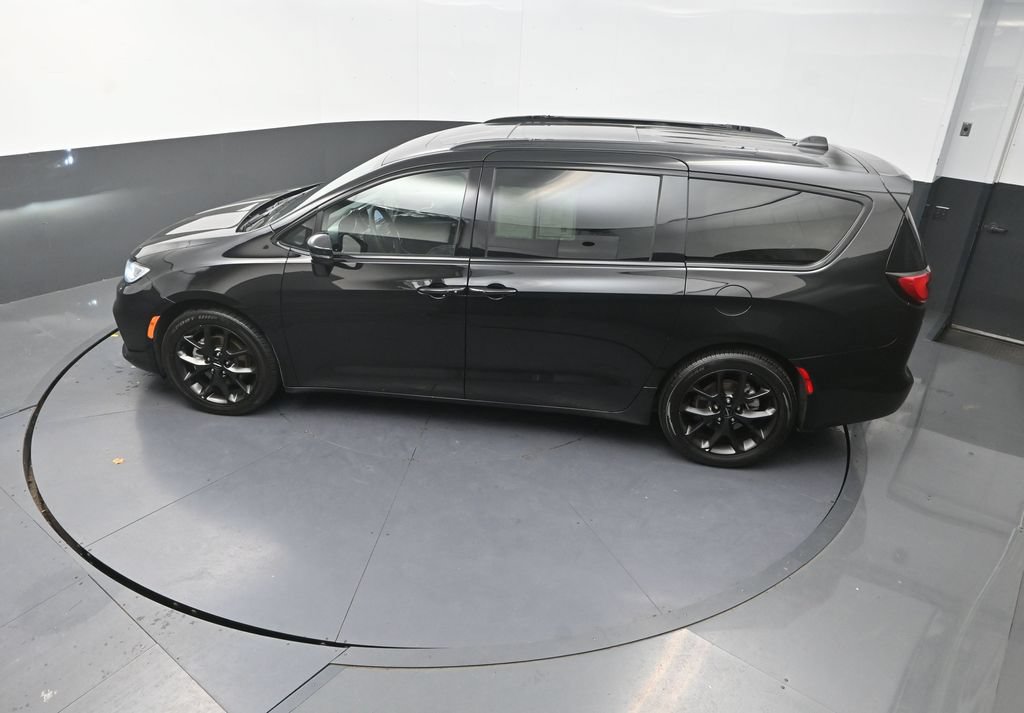 Used 2025 Chrysler Pacifica Limited FWD image 18