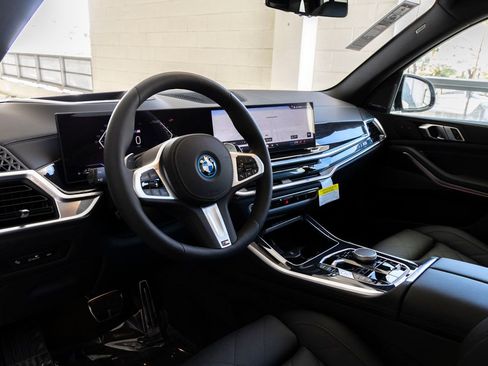 New 2026 BMW X5 xDrive50e image 16