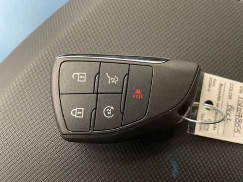 New 2026 Chevrolet Equinox EV LT image 19