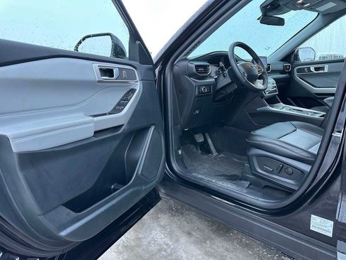 Used 2024 Ford Explorer XLT w/ Equipment Group 202A image 21