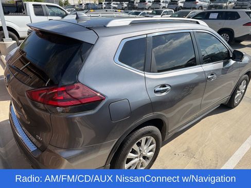 Used 2018 Nissan Rogue SV w/ Premium Package image 3