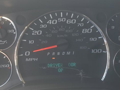 Used 2019 Chevrolet Express 2500 w/ Driver Convenience Package image 11