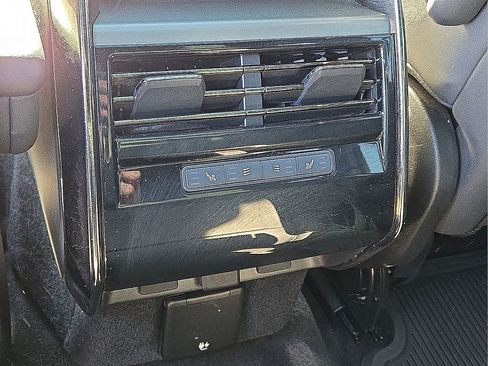 Used 2024 Land Rover Range Rover Sport Dynamic SE image 17