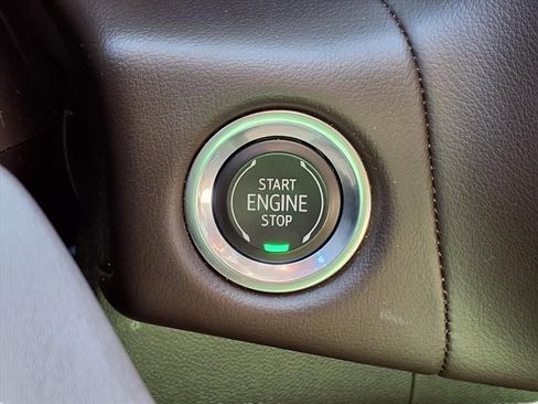 Used 2021 Chevrolet Tahoe LS image 12