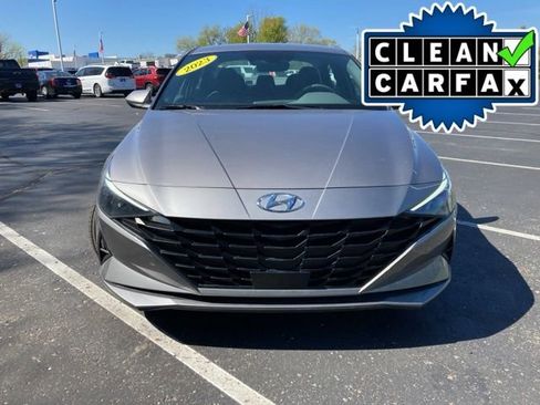 Used 2023 Hyundai Elantra SEL w/ Convenience Package FWD image 2