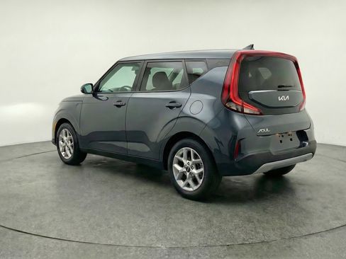 Used 2025 Kia Soul LX w/ LX Technology Package FWD image 6
