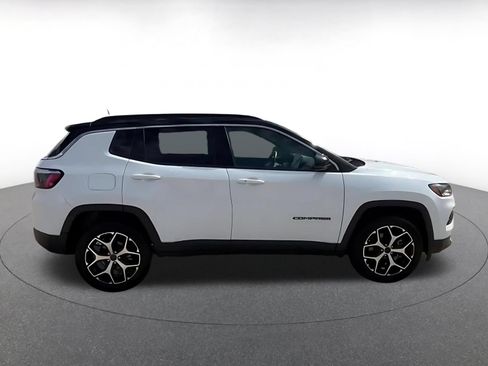Used 2025 Jeep Compass Limited AWD/4WD image 16