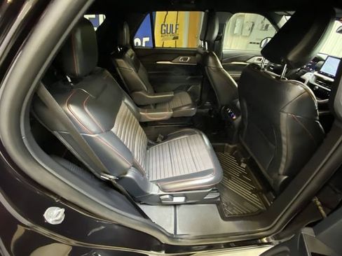 Used 2025 Ford Explorer ST-Line AWD/4WD image 29