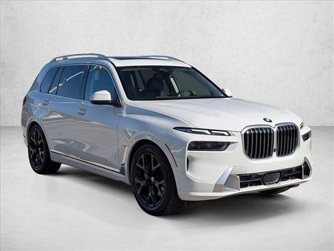 Certified 2026 BMW X7 xDrive40i w/ Premium Package AWD/4WD image 3