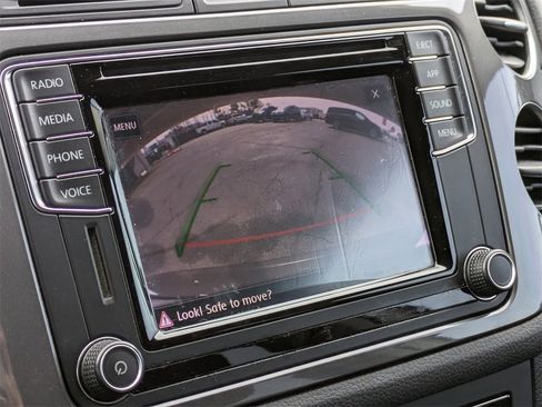 Used 2017 Volkswagen Tiguan Limited w/ Premium Package image 21