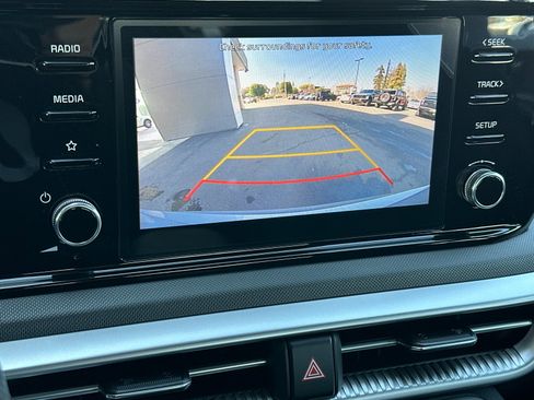 Used 2022 Kia K5 LX image 18