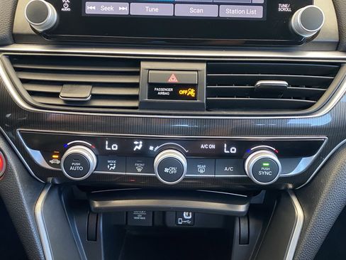 Used 2018 Honda Accord Sport image 46