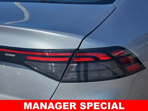 Used 2023 Honda Accord EX image 38