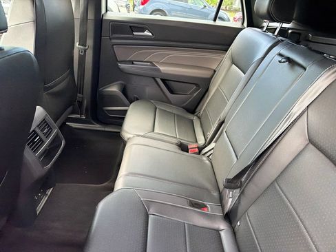 Used 2021 Volkswagen Atlas Cross Sport SE w/ V6 Towing Package FWD image 35