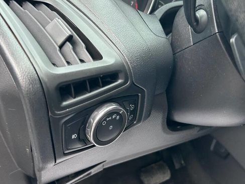 Used 2012 Ford Focus SE w/ SE Sport Pkg image 21