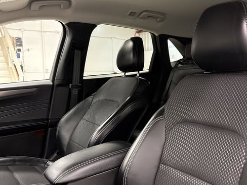 Used 2024 Ford Escape SE image 5