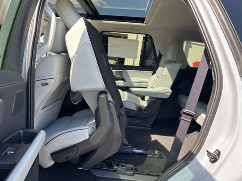 New 2025 Ford Expedition Platinum w/ Platinum Ultimate Package image 42