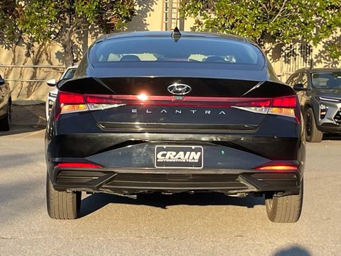 Used 2022 Hyundai Elantra SEL w/ Convenience Package image 6