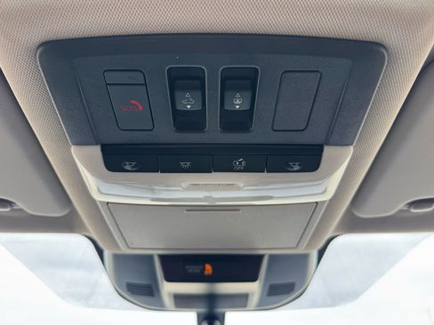 Used 2025 Nissan Rogue SV w/ SV Premium Package image 54