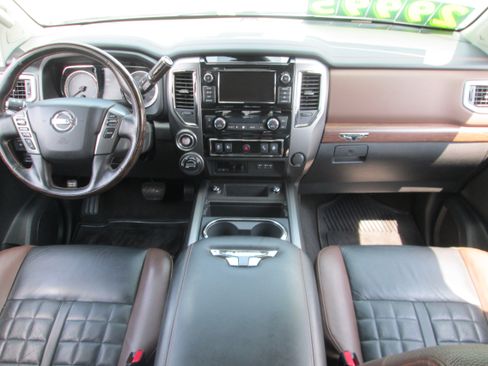 Used 2019 Nissan Titan Platinum Reserve w/ Platinum Utility Package AWD/4WD image 10