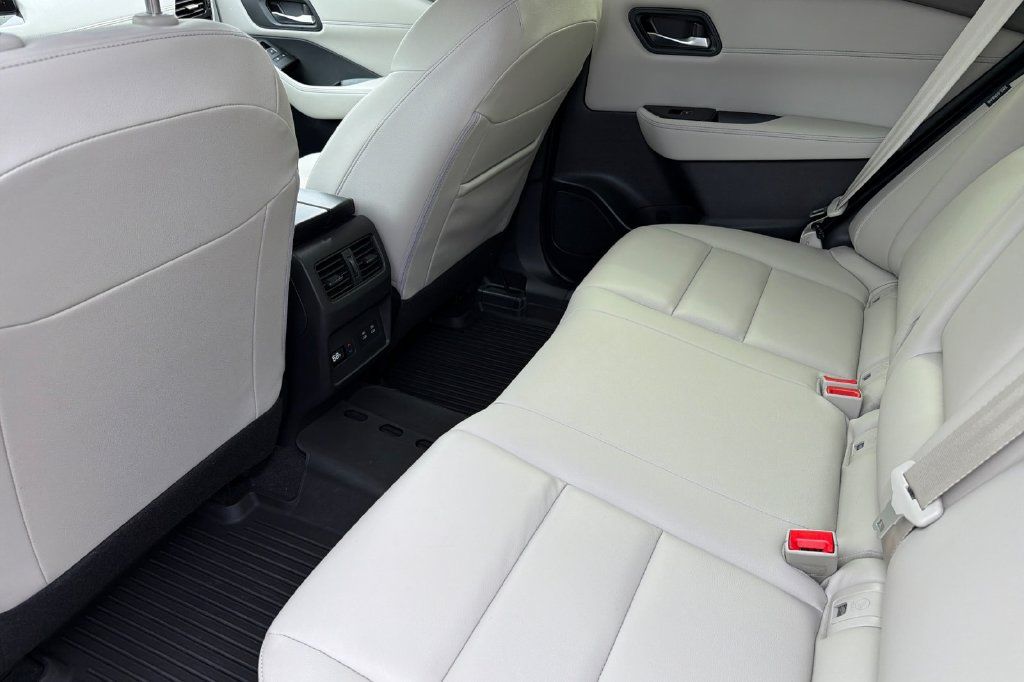 Used 2025 Nissan Rogue SL w/ SL Premium Package AWD/4WD image 9