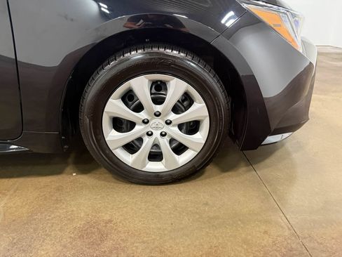 Used 2024 Toyota Corolla LE FWD image 87