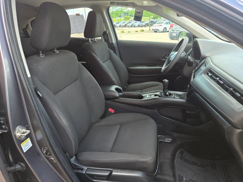 Used 2016 Honda HR-V EX image 9