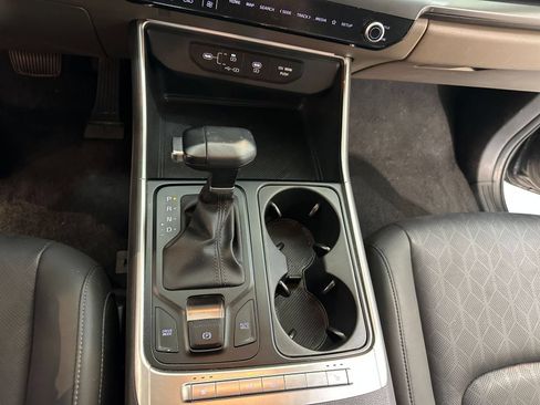 Used 2026 Kia Carnival FWD image 44
