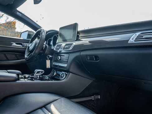 Used 2015 Mercedes-Benz CLS 63 AMG S-Model image 32