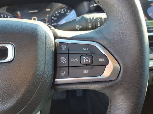 Used 2024 Jeep Compass Limited image 29