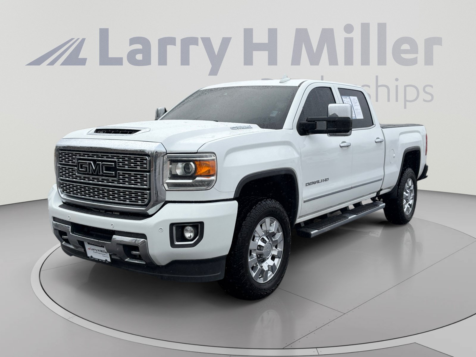 Used 2019 GMC Sierra 2500 Denali w/ Duramax Plus Package AWD/4WD image 1