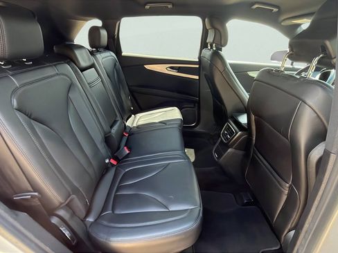 Used 2016 Lincoln MKX Premiere FWD image 18