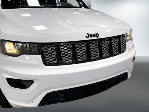 Used 2021 Jeep Grand Cherokee Laredo X AWD/4WD image 27