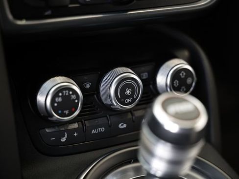 Used 2011 Audi R8 V10 image 41