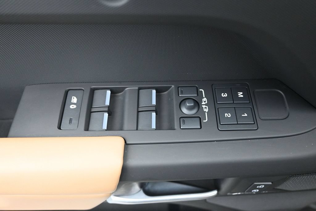 Used 2025 Land Rover Defender 110 S AWD/4WD image 24