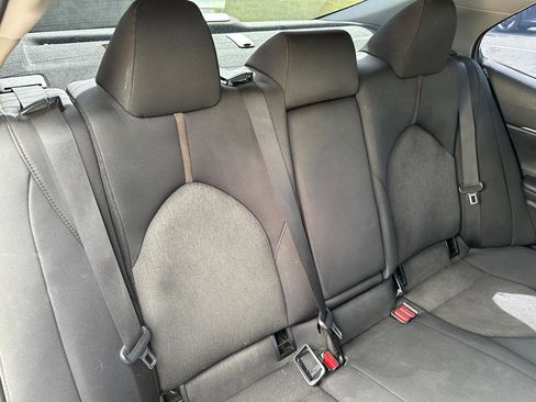 Used 2020 Toyota Camry LE w/ Carpet Mat Package FWD image 18