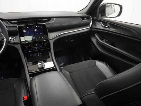 Used 2023 Jeep Grand Cherokee Altitude image 26