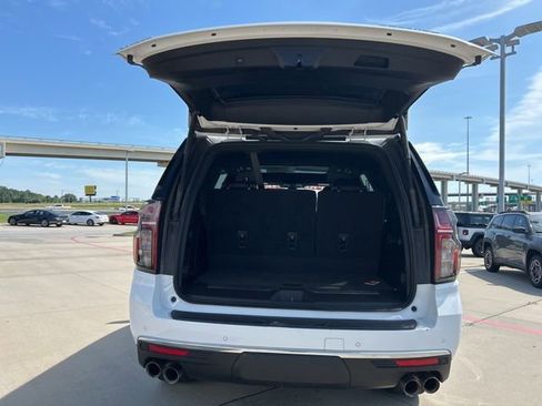 Used 2021 Chevrolet Tahoe Premier w/ Premium Package RWD image 10