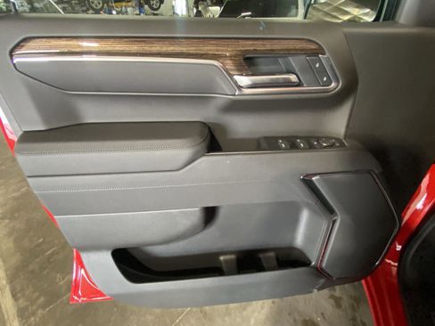 New 2026 GMC Sierra 1500 Elevation image 9