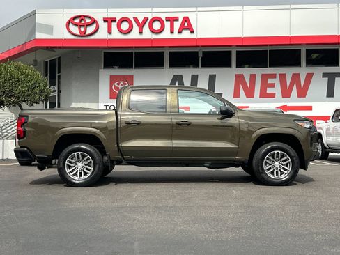 Used 2024 Chevrolet Colorado LT w/ LT Convenience Package RWD image 6