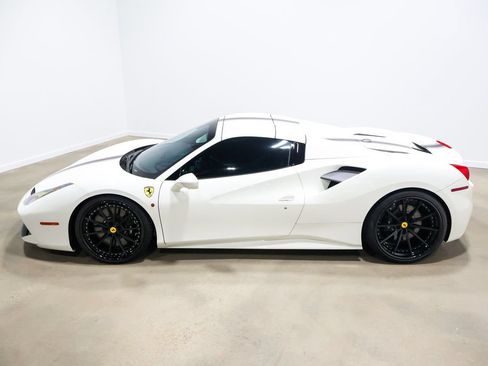 Used 2017 Ferrari 488 Spider RWD image 18