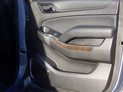 Used 2016 Chevrolet Suburban LT image 75